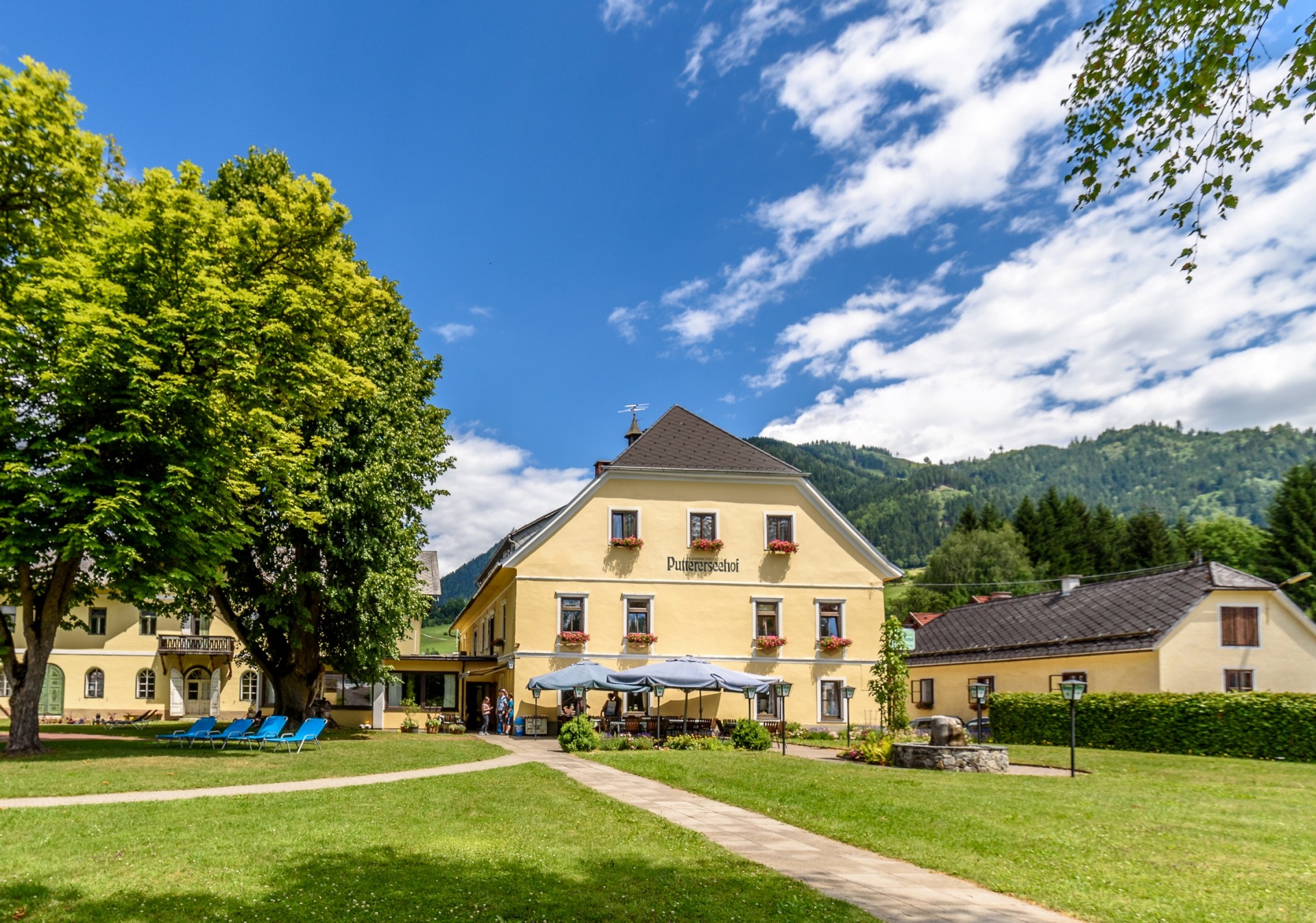 Regionalzimmer Landhotel Gut Puttererseehof in Aigen im