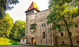 Regionalzimmer.at - Jugendherberge Schloss Ulmerfeld