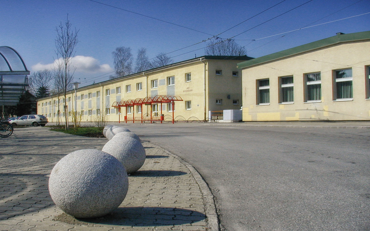 Regionalzimmer.at - Junges Hotel Salzburg - Wals